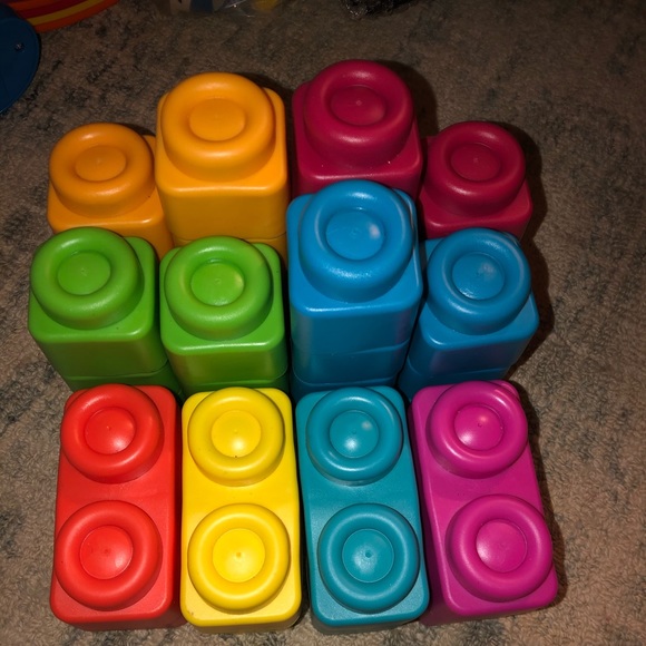 35 starter legos soft - Picture 2 of 7